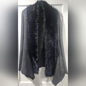 NWOT Lauren Michelle Dark Grey Sweater with Black Furry Trim. size:XL